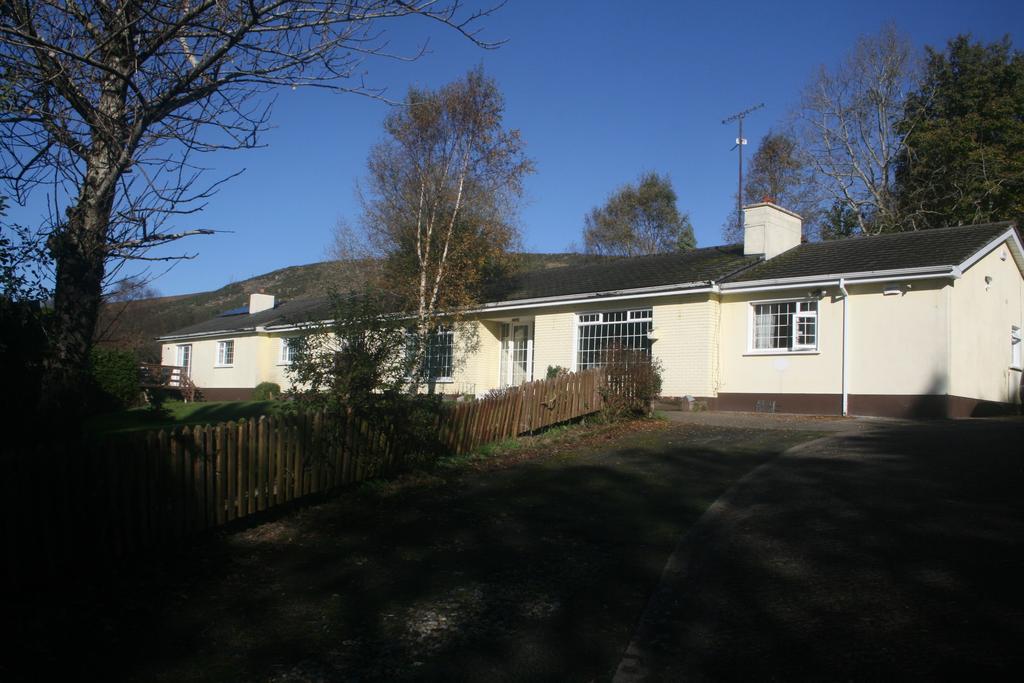 Laragh Mountain View Lodge Saggart ภายนอก รูปภาพ
