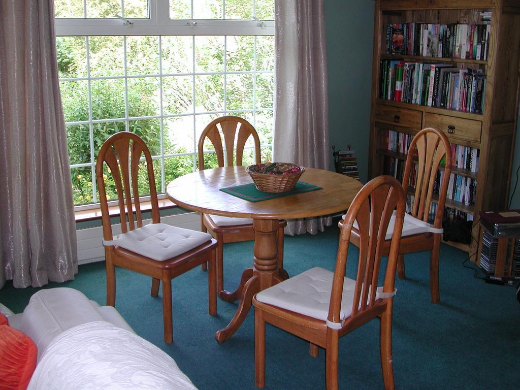 Laragh Mountain View Lodge Saggart ภายนอก รูปภาพ